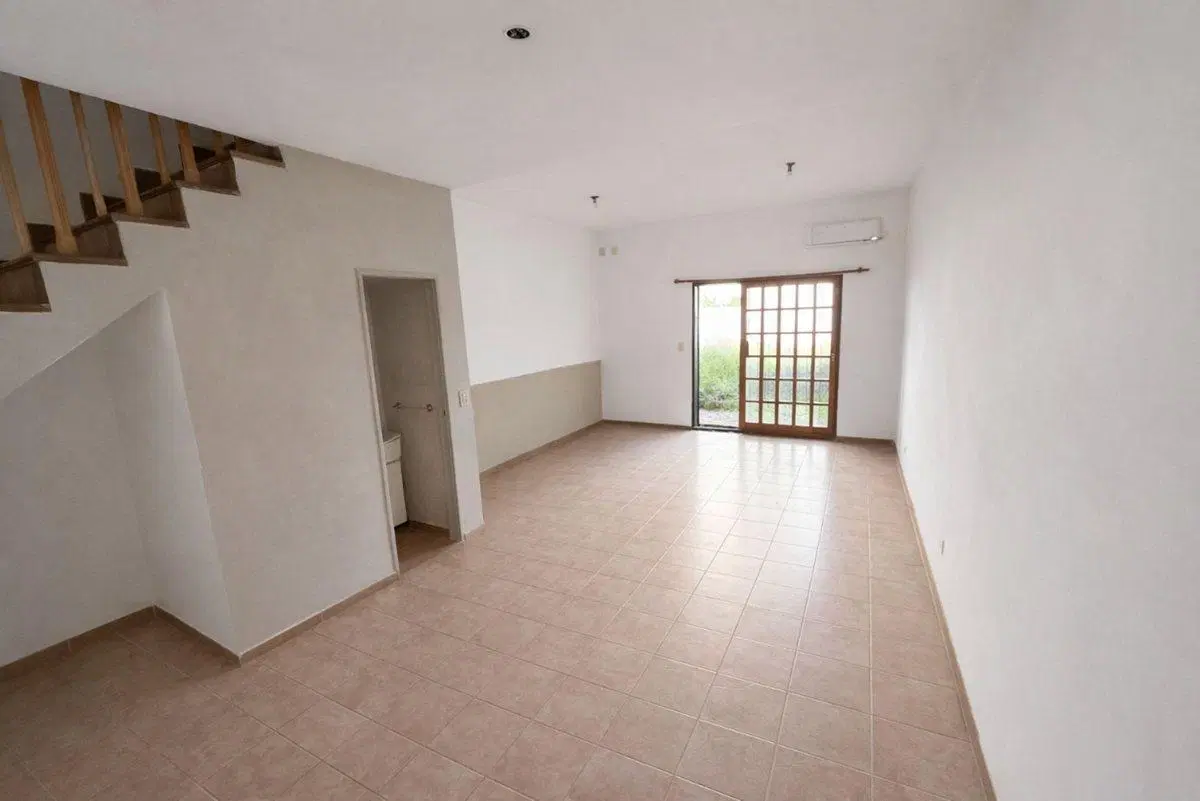 VENTA DÚPLEX 4 AMB AL FRENTE C/ COCHERA SAN MARTIN 5