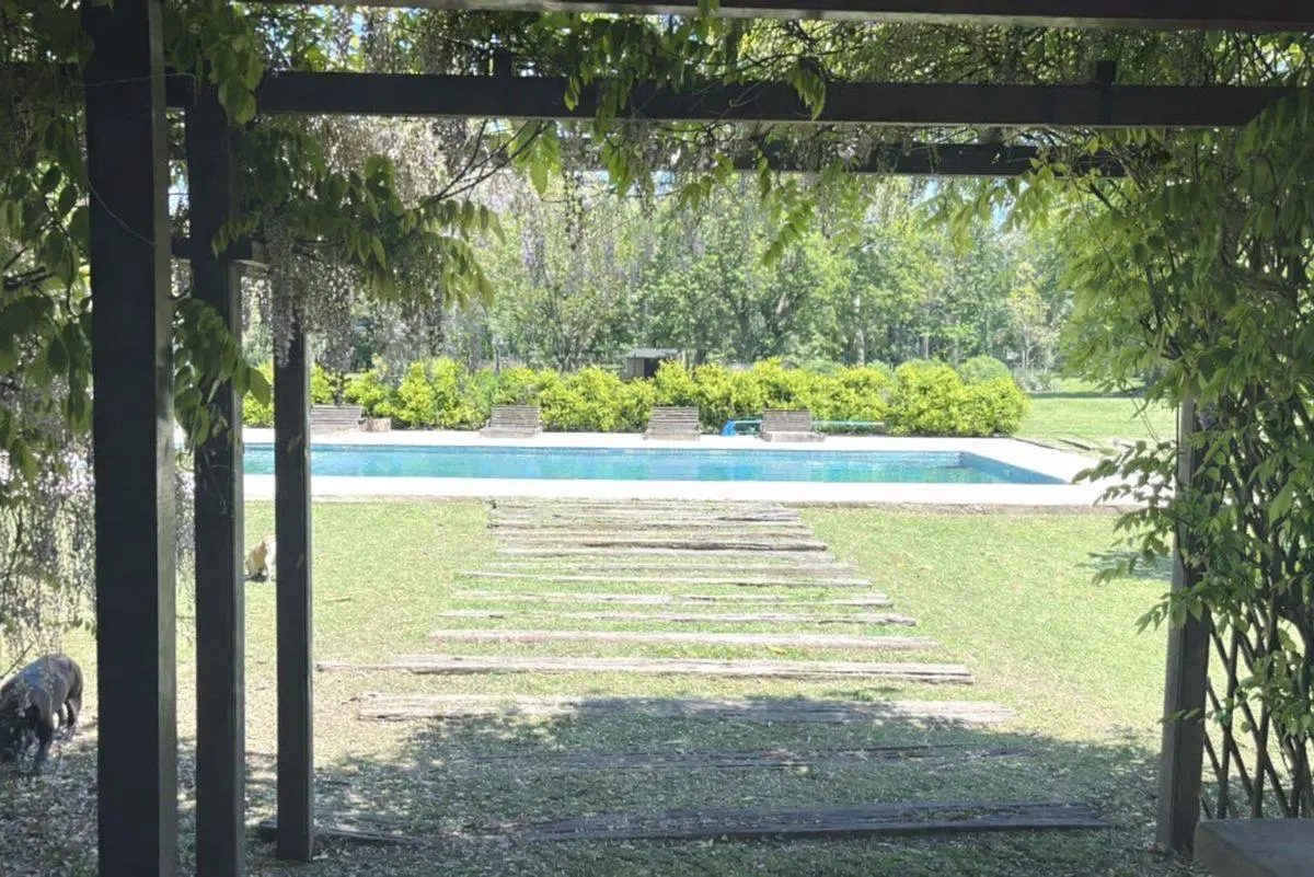 VENTA CASA 306 M2 CON PILETA EN LOTE DE 14.000 M2 2