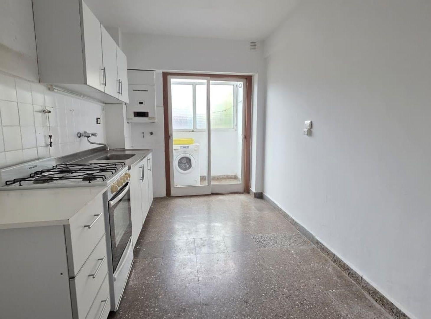 Venta Departamento 3 ambientes Olivos Balcón