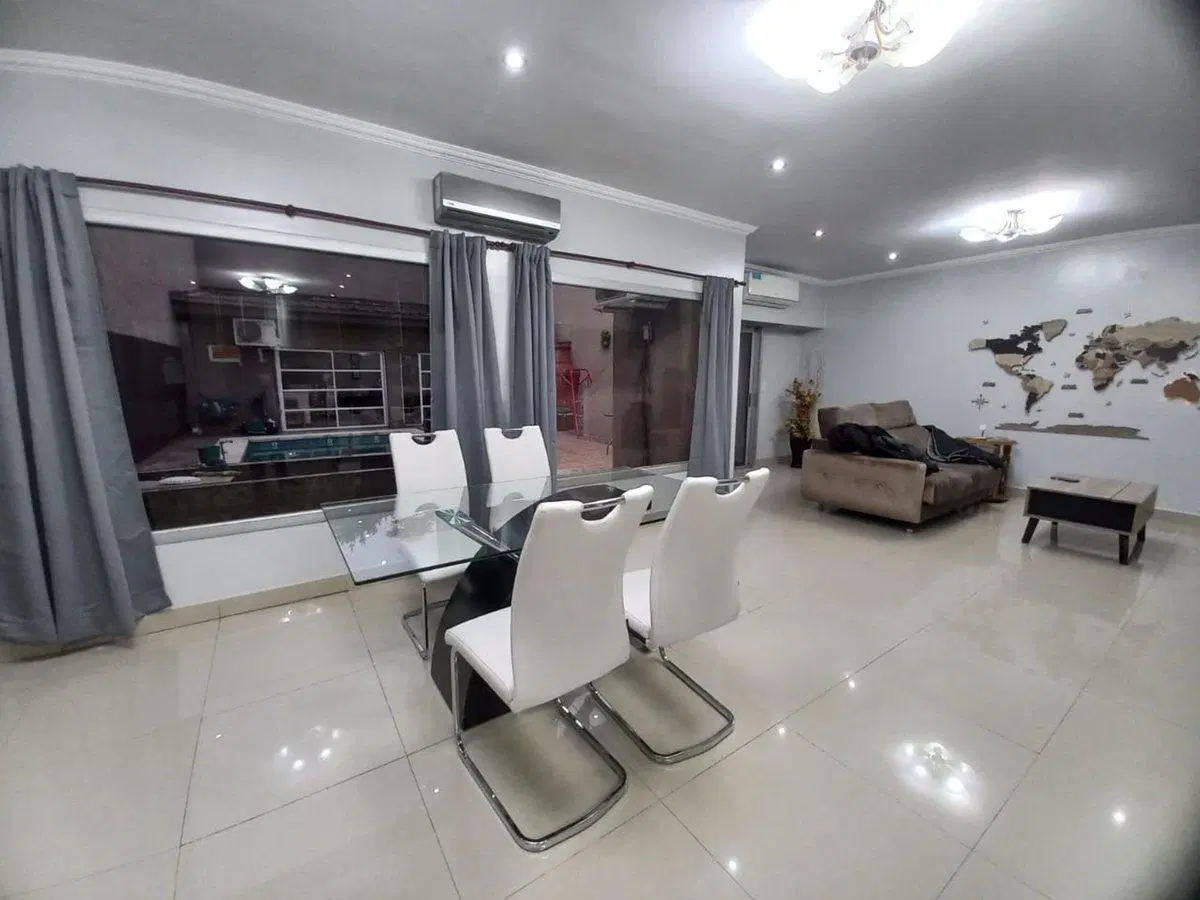 Venta casa cochera, pileta, quincho en Ramos Mejia 3