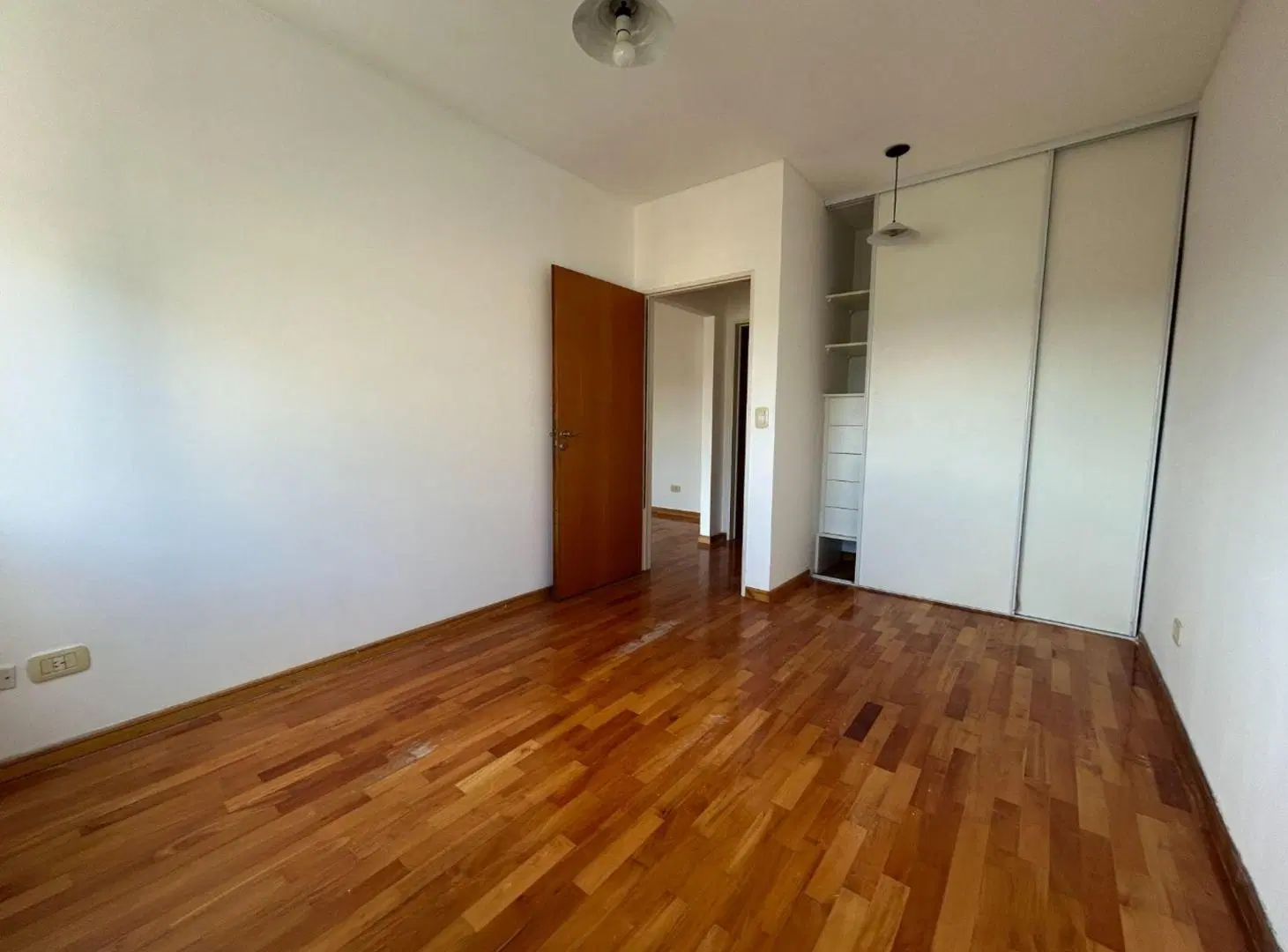 DEPTO 2 AMB CON BALCON EN ALQUILER V URQUIZA 4