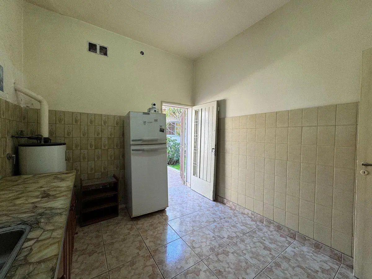 Venta casa 3 ambientes con patio y cochera 3
