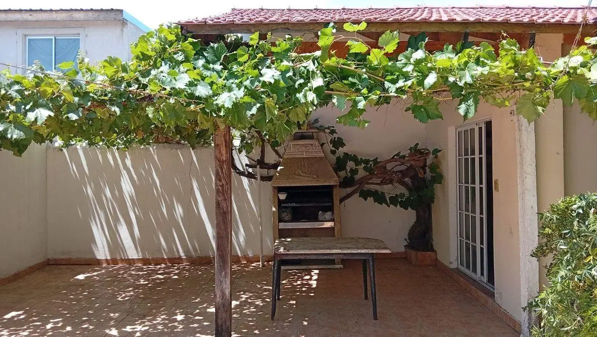 Venta casa 3 ambientes con patio y cochera 4