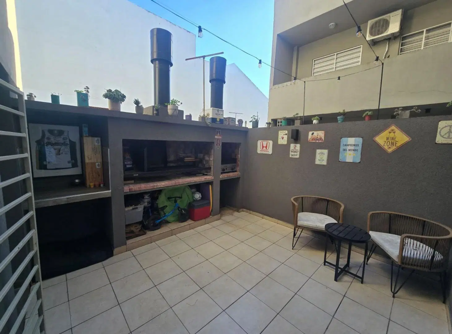 Venta departamento 3 ambientes con Patio y Cochera 2