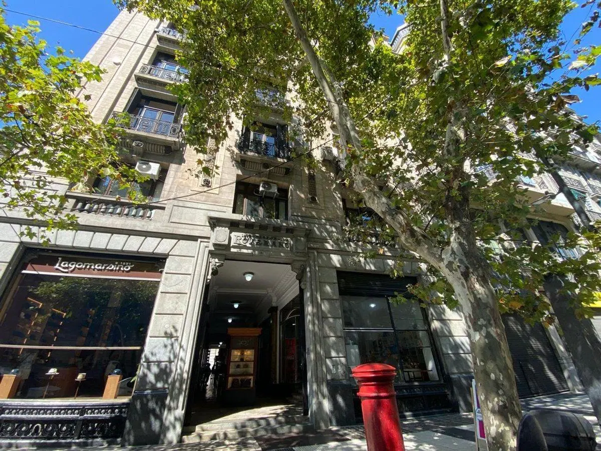 VENTA OFICINA EDIF PJE ROVERANO 47,23 m2 LUMINOSO 5