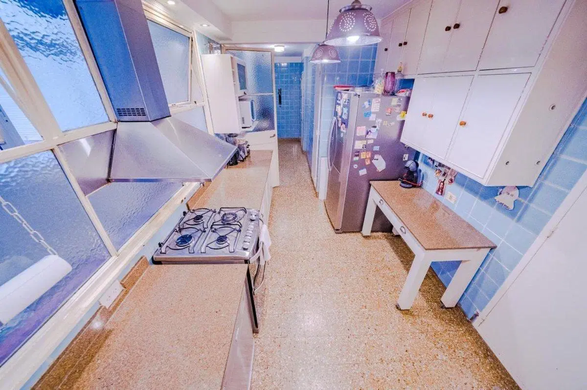 VENTA DEPTO CON COCHERA 5 AMBIENTES BARRIO NORTE 4