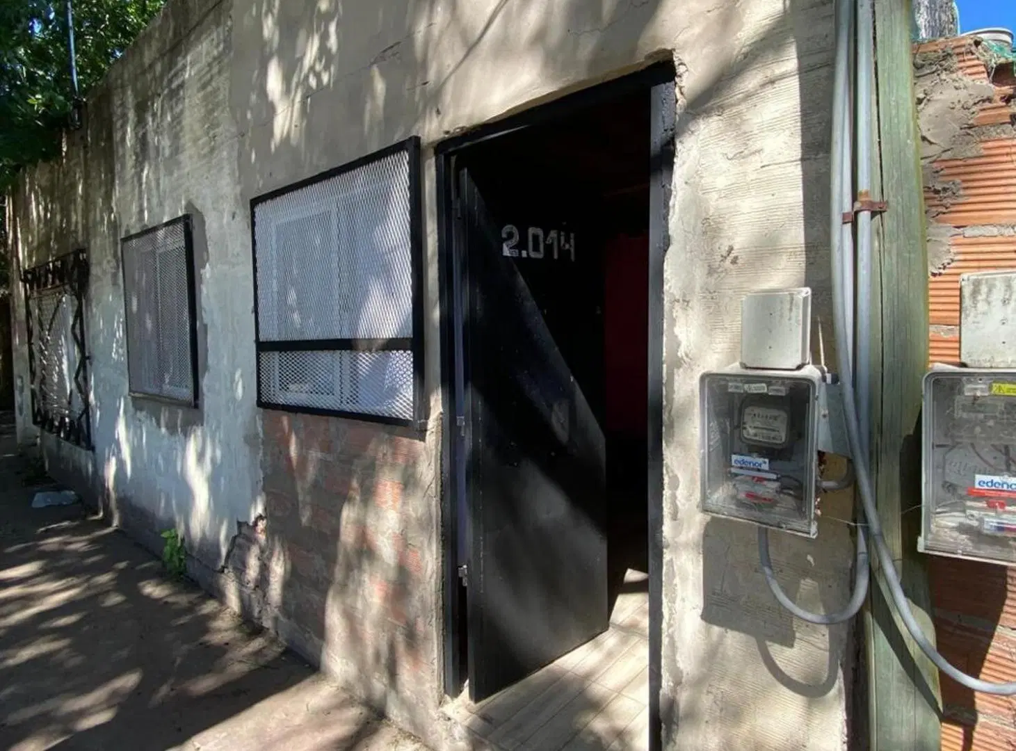 VENTA CASA C/ PATIO + TALLER + 2 LOCALES + COCHERA 2