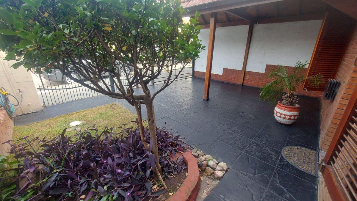 Foto de CASA DUPLEX 4 AMBIENTES CON PATIO JARDIN PARRILLA, imagen 3