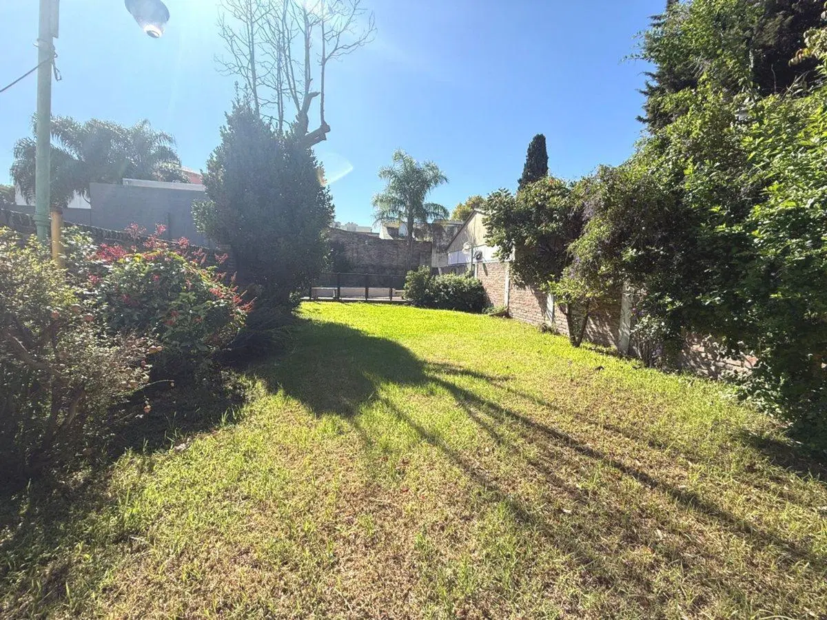 VENTA CASA 2P PARQUE, QUINCHO Y PILETA V BALLESTER 8