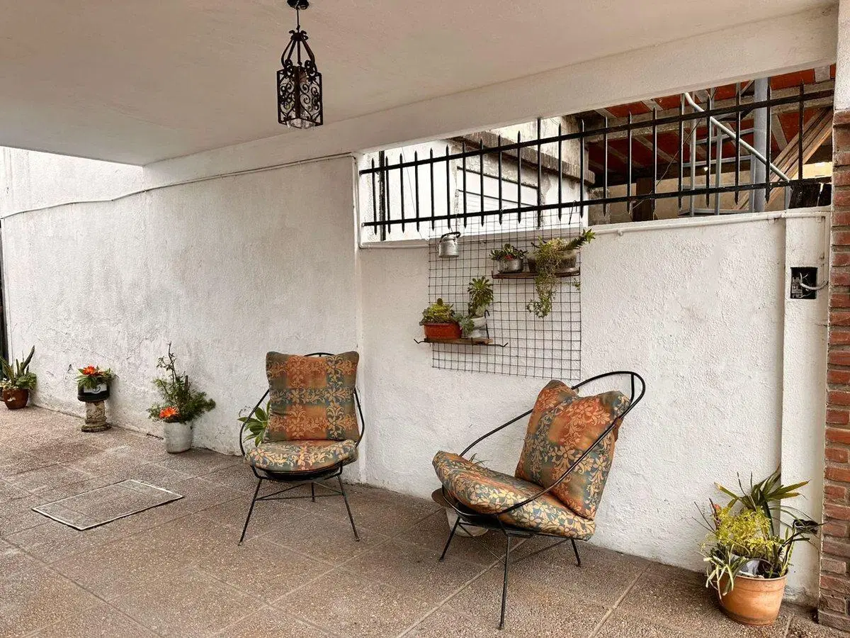 VENTA CASA 4 AMB. C/ PILETA, QUINCHO Y COCHERA 3