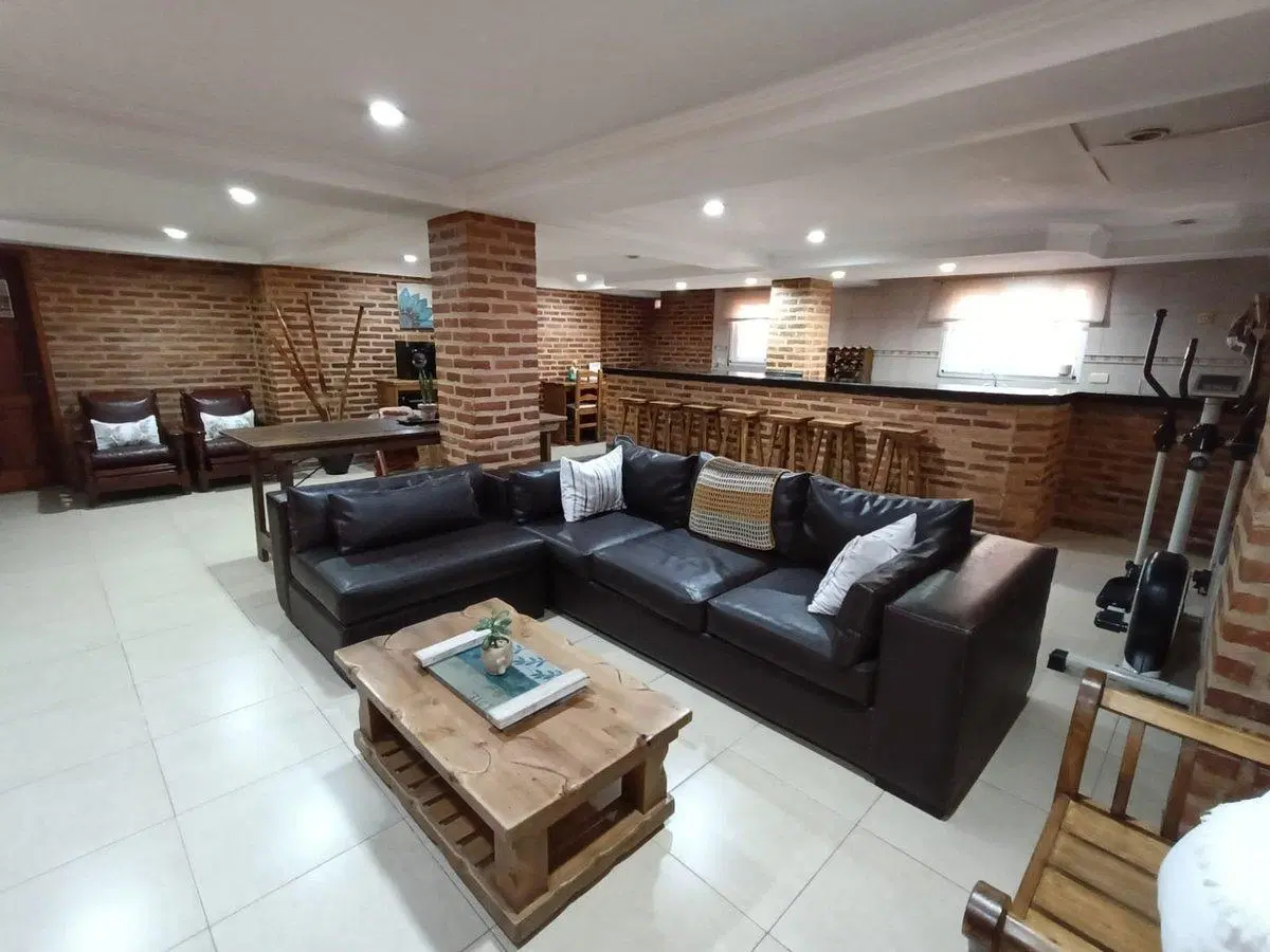 VENTA - CASA 5 AMB - COMERCIAL - RINCON DE MILBERG 2