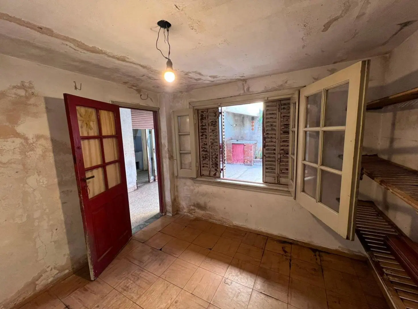 CASA A REFACCIONAR 4 AMBIENTES EN AGRONOMIA 4