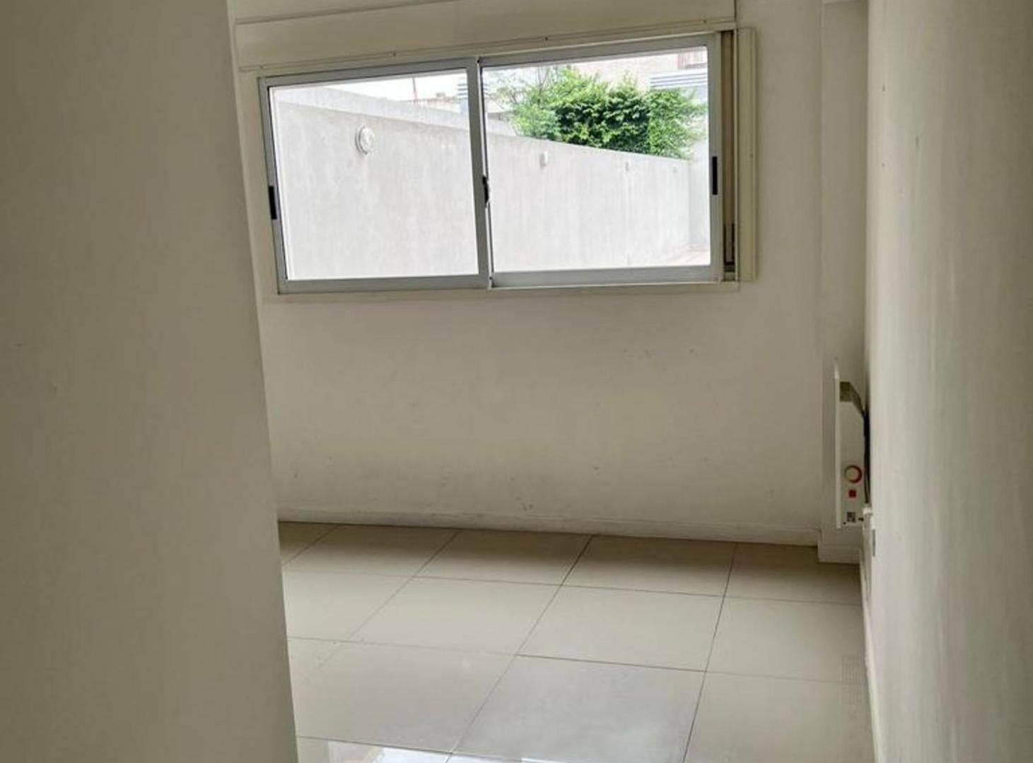 Foto de Departamento 2 amb patio y cochera villa Urquiza, imagen 2