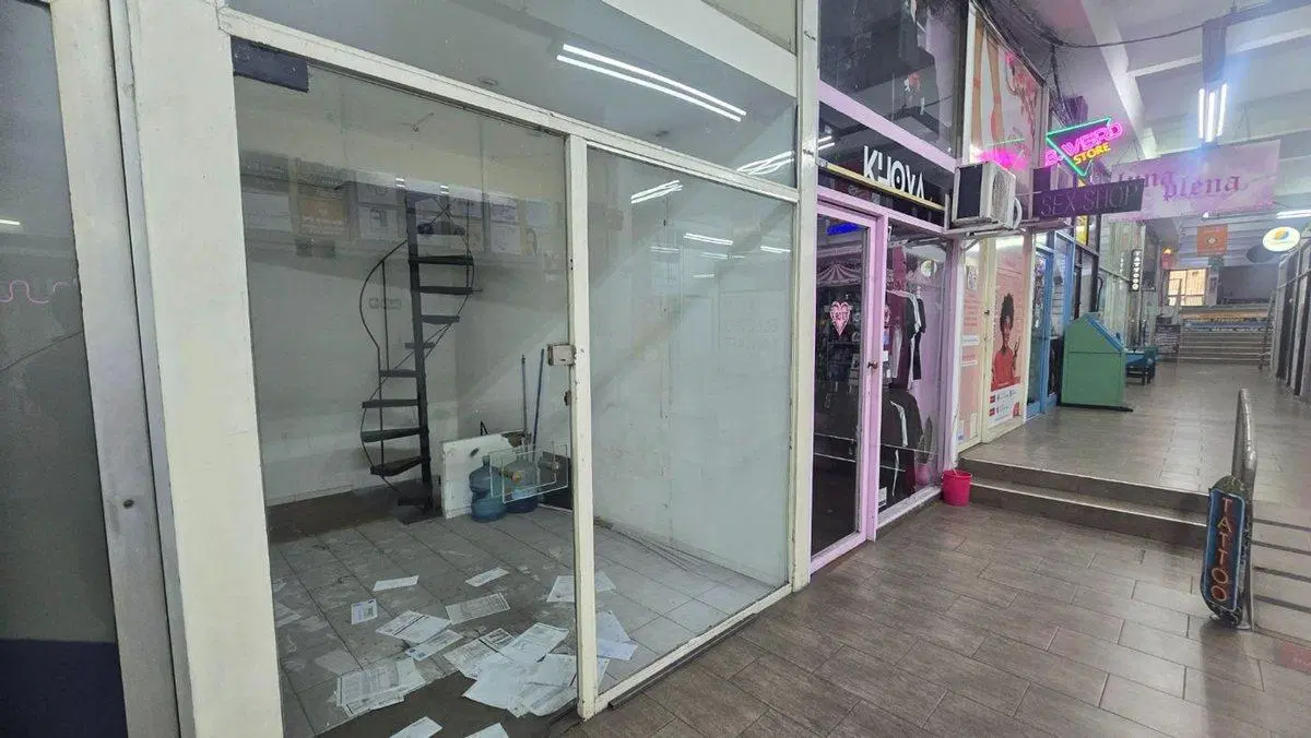 Venta local comercial en galeria, Palermo 5
