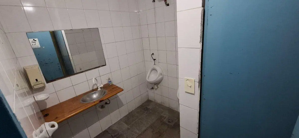 Venta casa 7 ambientes + local en Glew 2