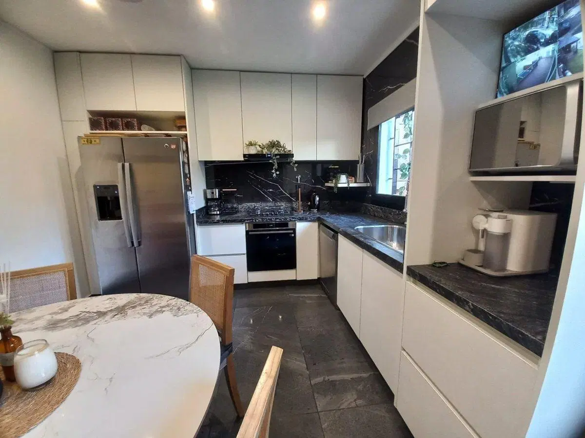 Venta Casa 4 Amb Devoto con Parque, Piscina, Coche 3