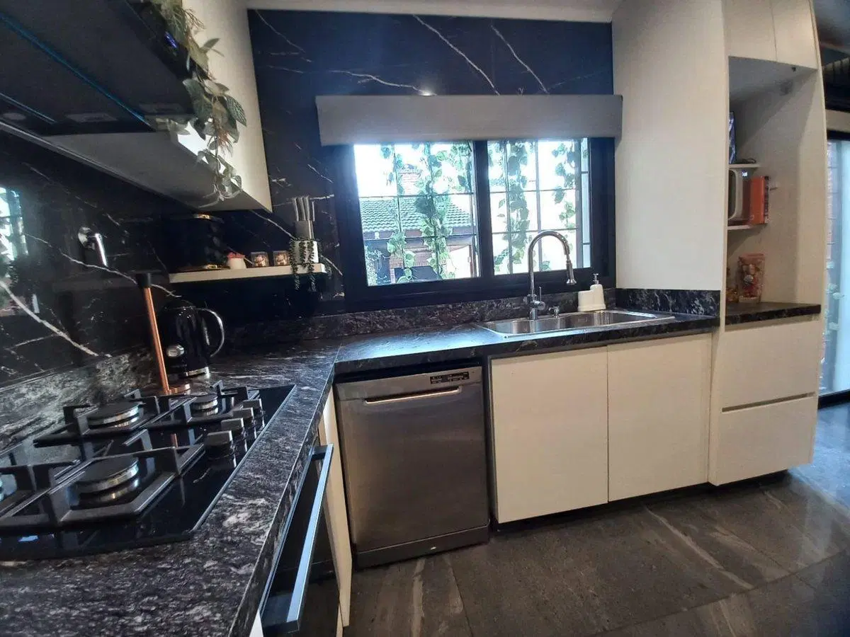 Venta Casa 4 Amb Devoto con Parque, Piscina, Coche 4