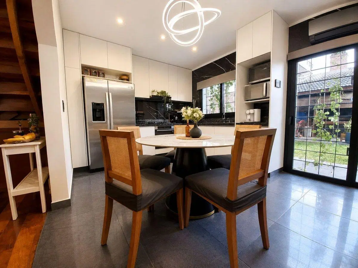 Venta Casa 4 Amb Devoto con Parque, Piscina, Coche 5