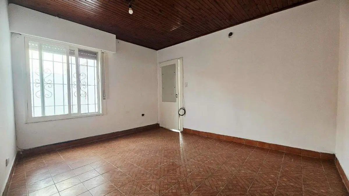 Venta PH 2 ambientes con patio, planta baja Munro 8