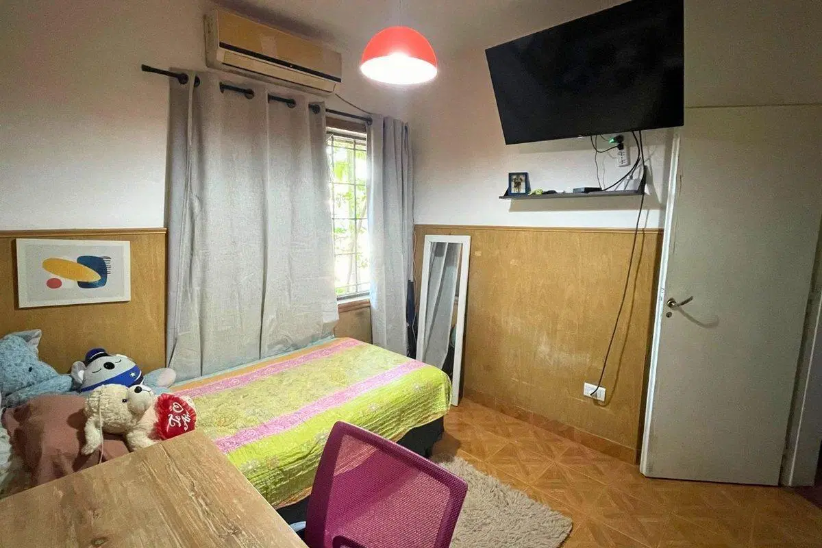 Casa 4 amb c/ pileta y galpón en Luis Guillon 5