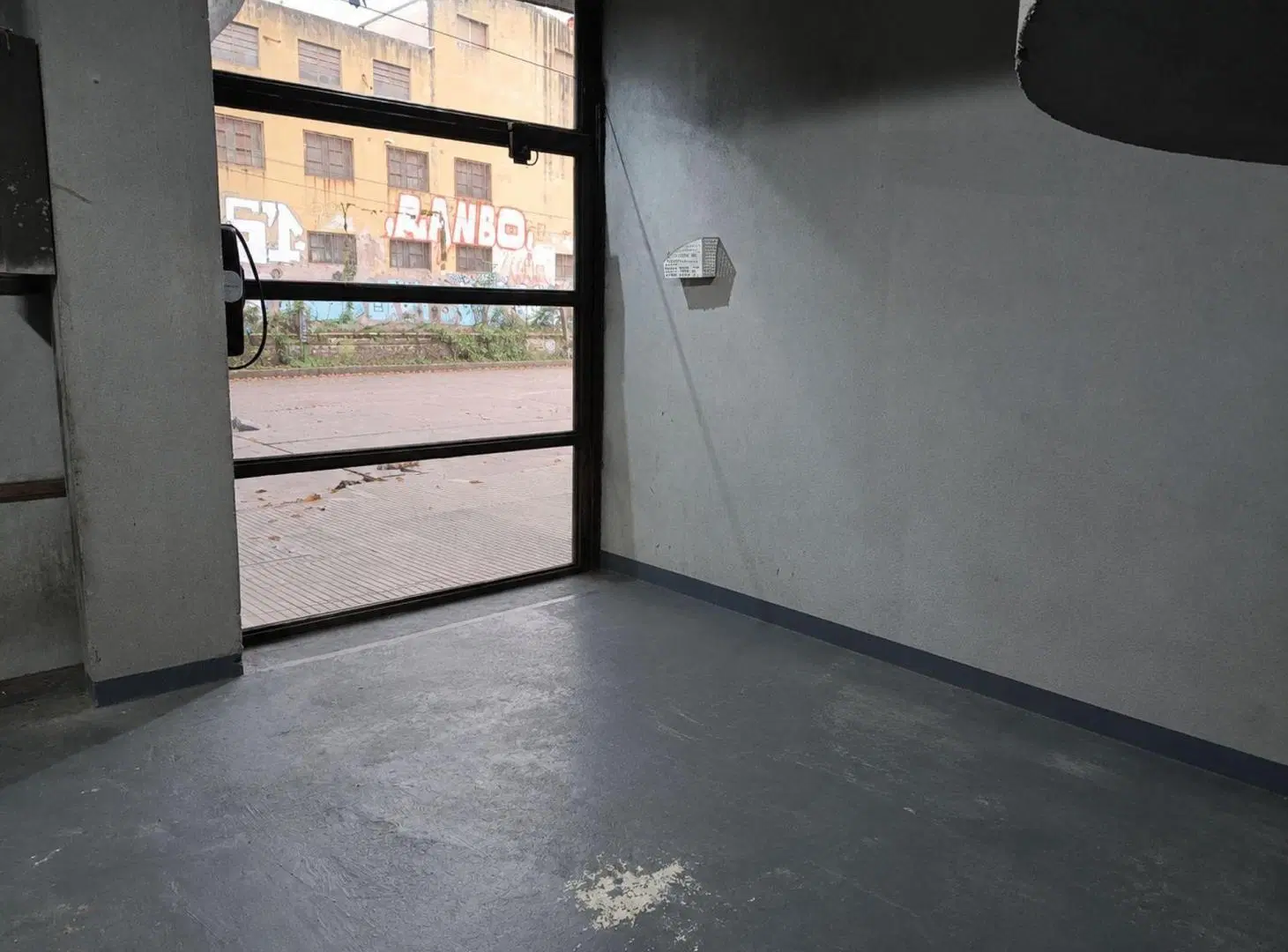 Venta cochera fija y cubierta en Villa Urquiza 2
