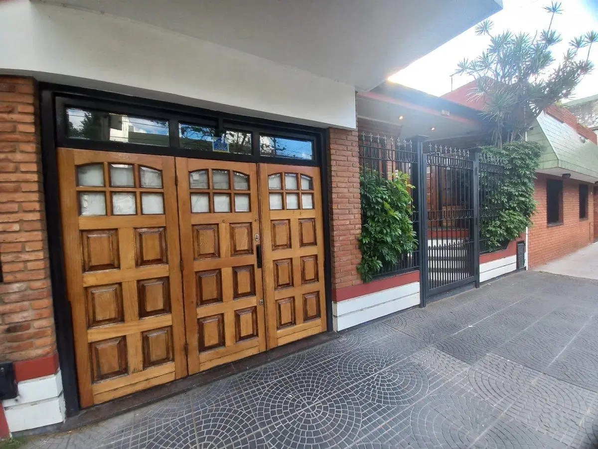 Venta casa 4 amb cochera, pileta Mataderos 2