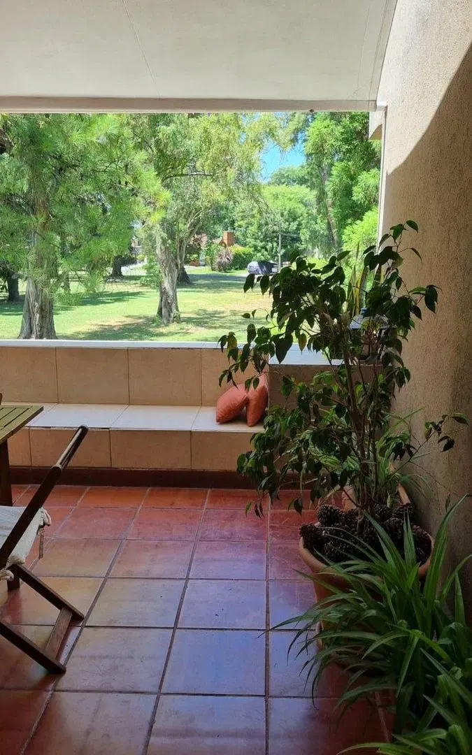 Departamento en Complejo Princess-con gran balcón 4