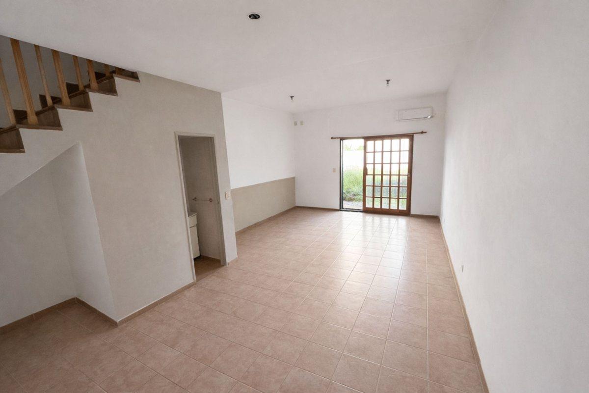 Foto de VENTA DÚPLEX 4 AMB AL FRENTE C/ COCHERA SAN MARTIN, imagen 2