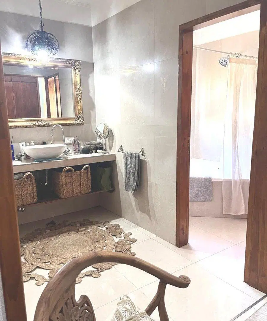 VENTA CASA 306 M2 CON PILETA EN LOTE DE 14.000 M2 2