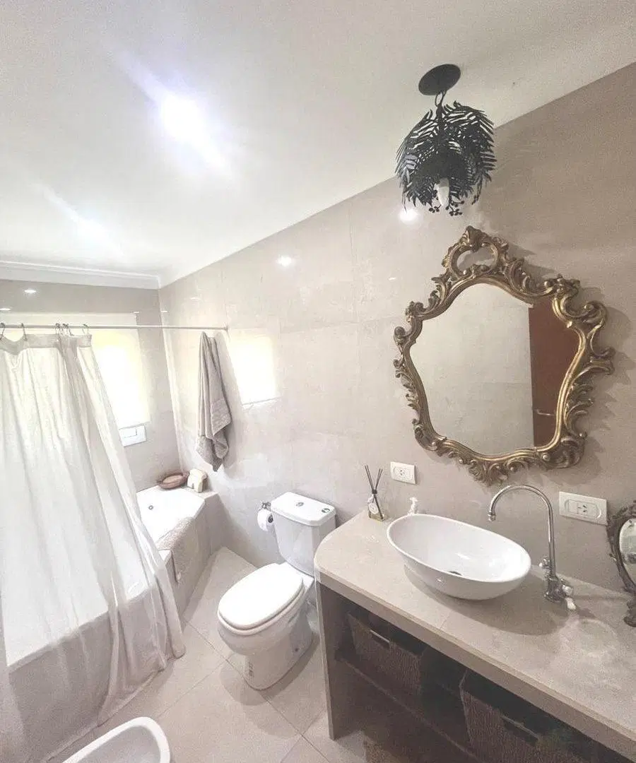 VENTA CASA 306 M2 CON PILETA EN LOTE DE 14.000 M2 5