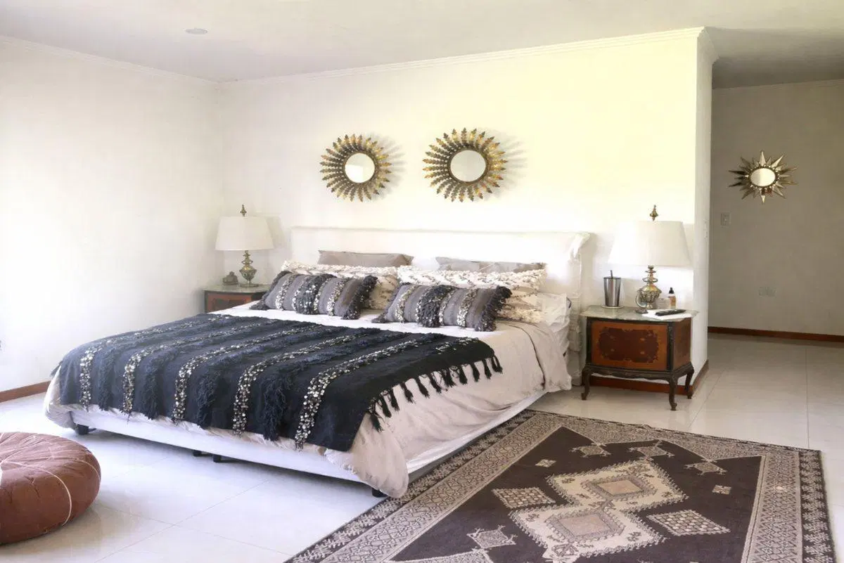 VENTA CASA 306 M2 CON PILETA EN LOTE DE 14.000 M2 4