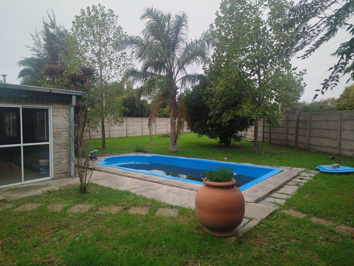Foto de VENTA CASA CON AMPLIO JARDIN Y PILETA, imagen 1