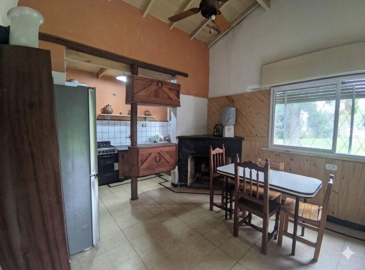 Foto de VENTA CASA CON AMPLIO JARDIN GRAL RODRIGUEZ, imagen 4