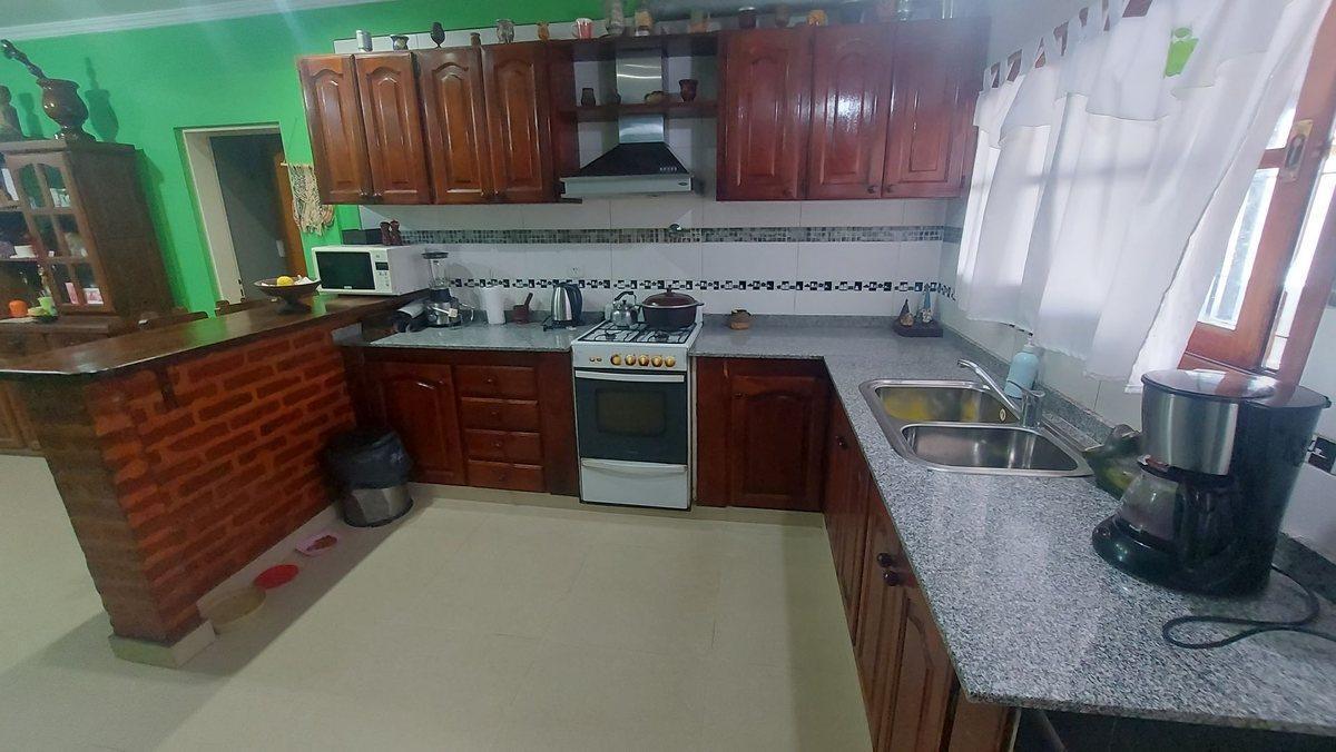 Foto de CASA 4 AMBIENTES GARAGE GALERIA QUINCHO PARRILLA, imagen 4
