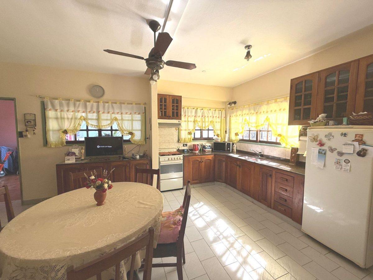 Foto de VENTA CASA 2P PARQUE, QUINCHO Y PILETA V BALLESTER, imagen 4