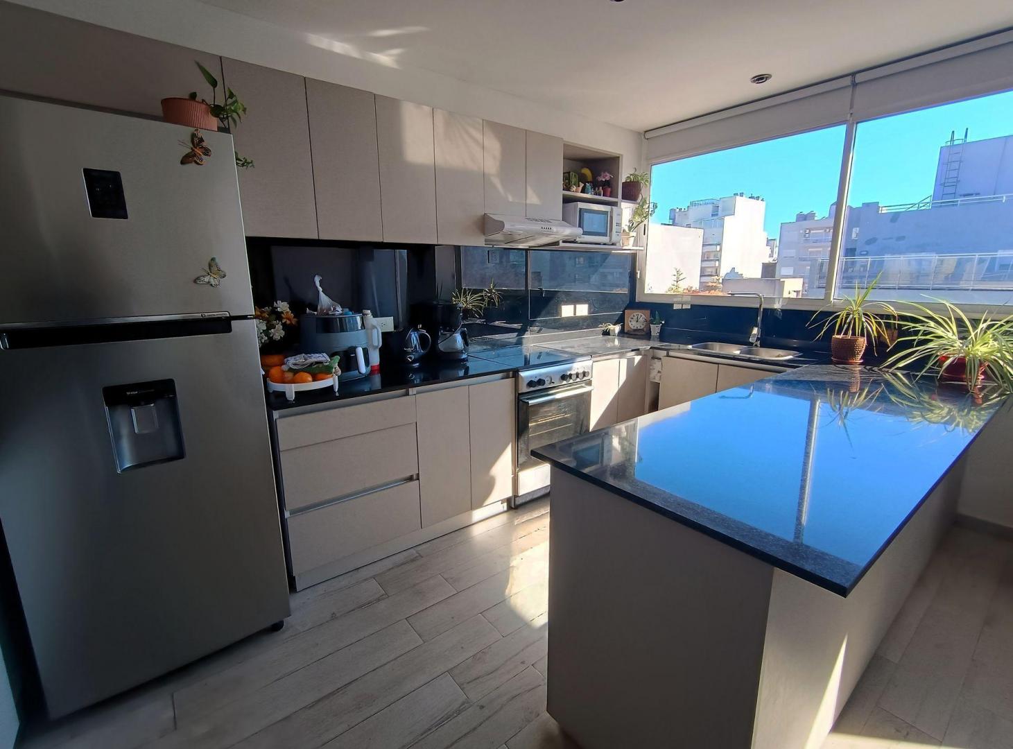 Foto de Venta depto 4 ambientes con dos cocheras V Urquiza, imagen 2