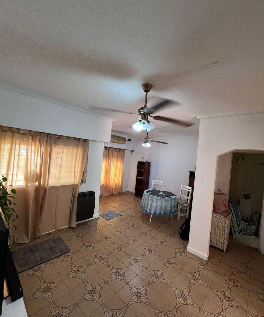 Foto de CASA EN VENTA 4 AMB VILLA BALLESTER QUINCHO JARDIN, imagen 1