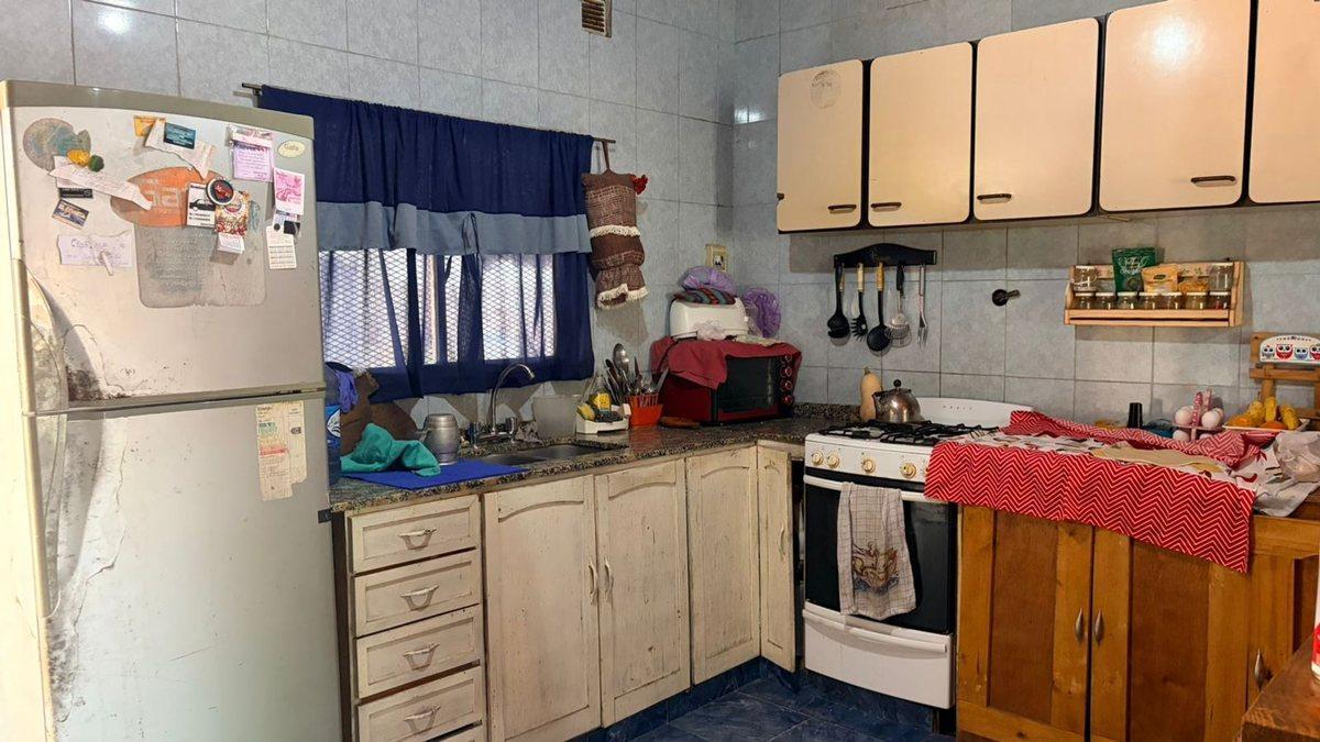 Foto de Venta Casa Multifamiliar, Moreno., imagen 4