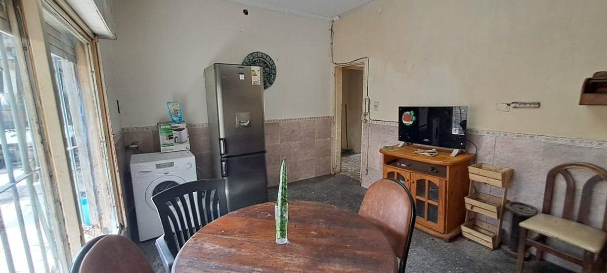 Foto de MORON - DOS UNIDADES HABITACIONALES + LOCAL, imagen 2