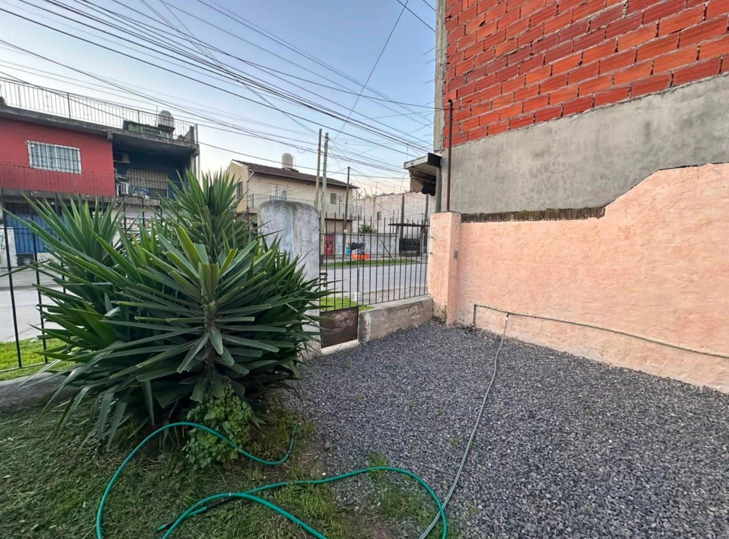 Foto de VENTA CASA MULTIFAMILIAR PASO DEL REY C/ COCHERA, imagen 5