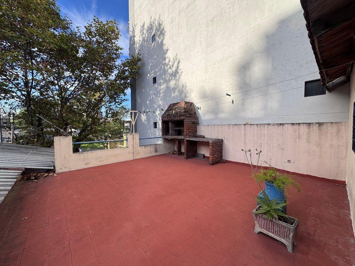 Foto de Venta Casa 4 amb. con terraza en Parque Chas, imagen 4
