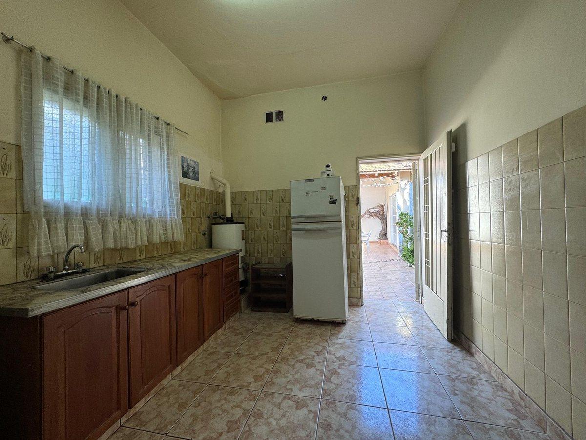 Foto de Venta casa 3 ambientes con patio y cochera, imagen 3
