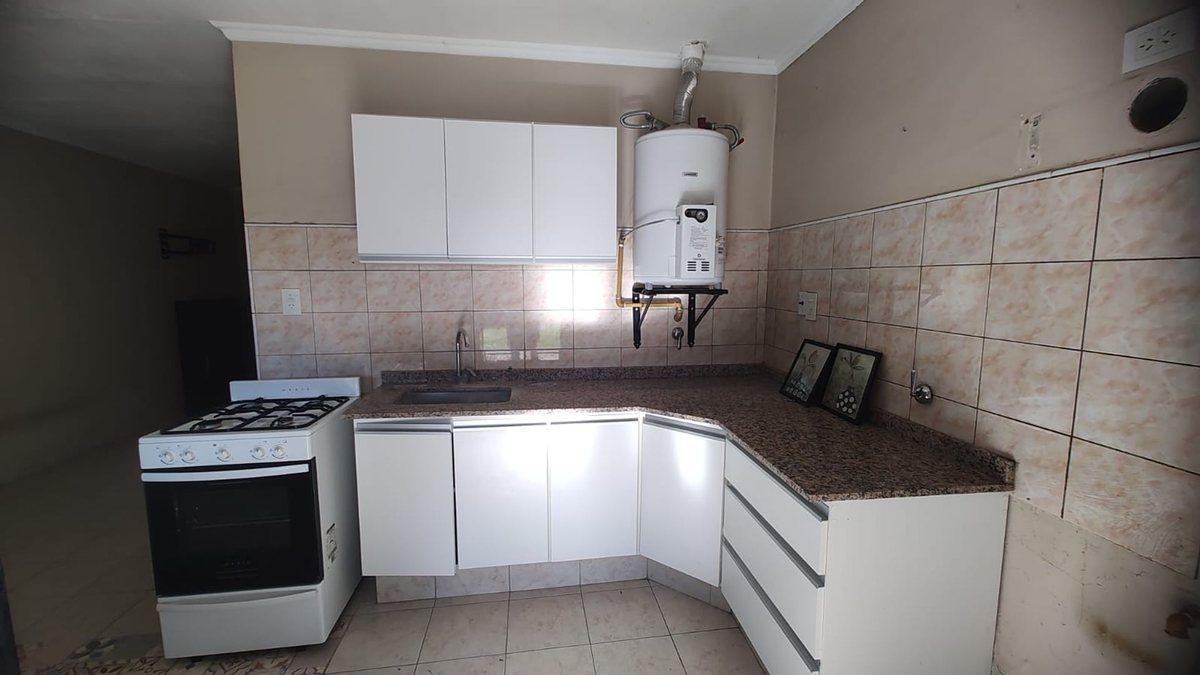 Foto de VENTA CASA 3 AMB. CON GARAJE Y PATIO EN LUJAN, imagen 1