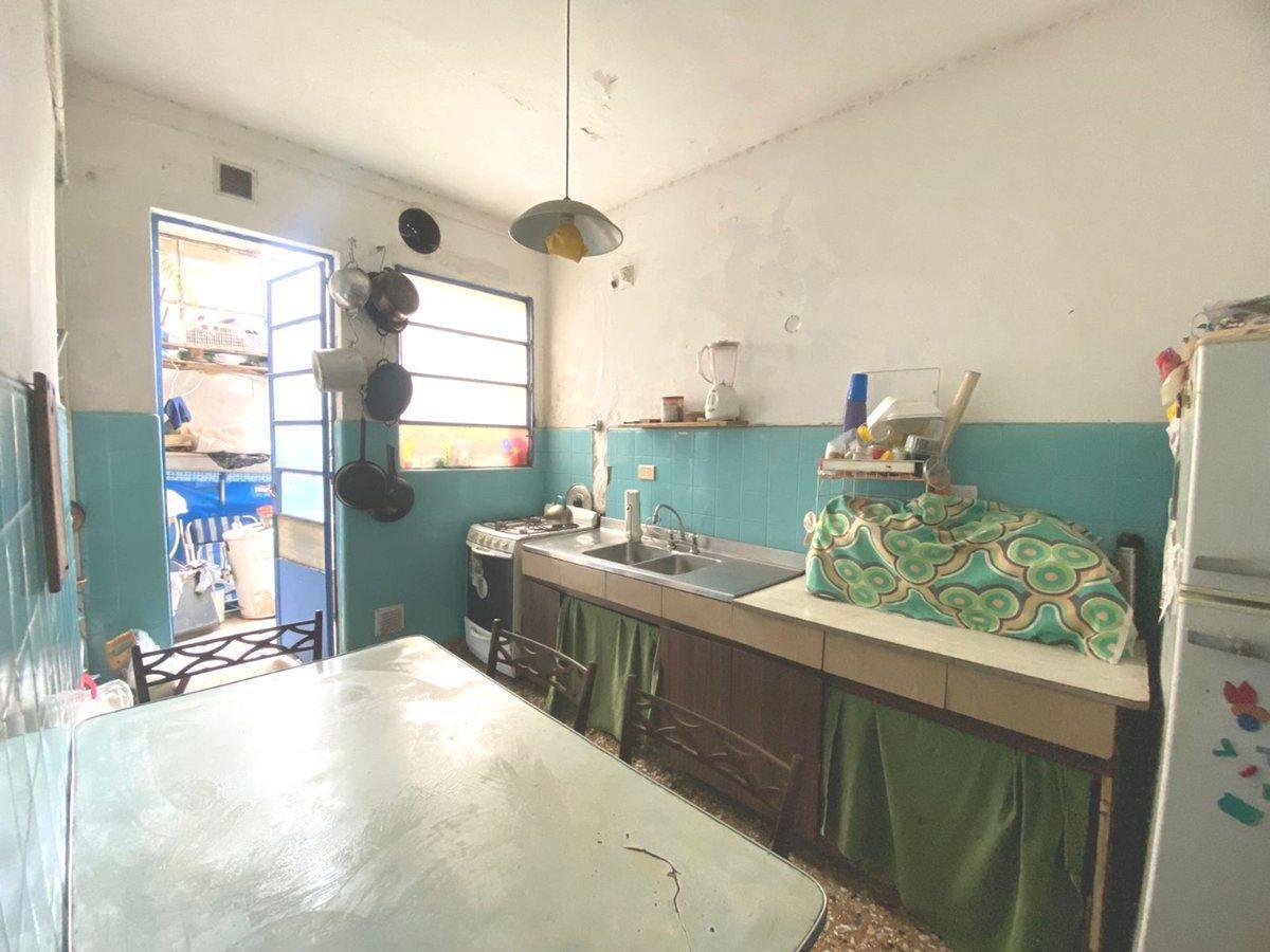 Foto de VENTA PH 2 AMB Y MEDIO AL FRENTE C/ PATIO - CABA, imagen 2
