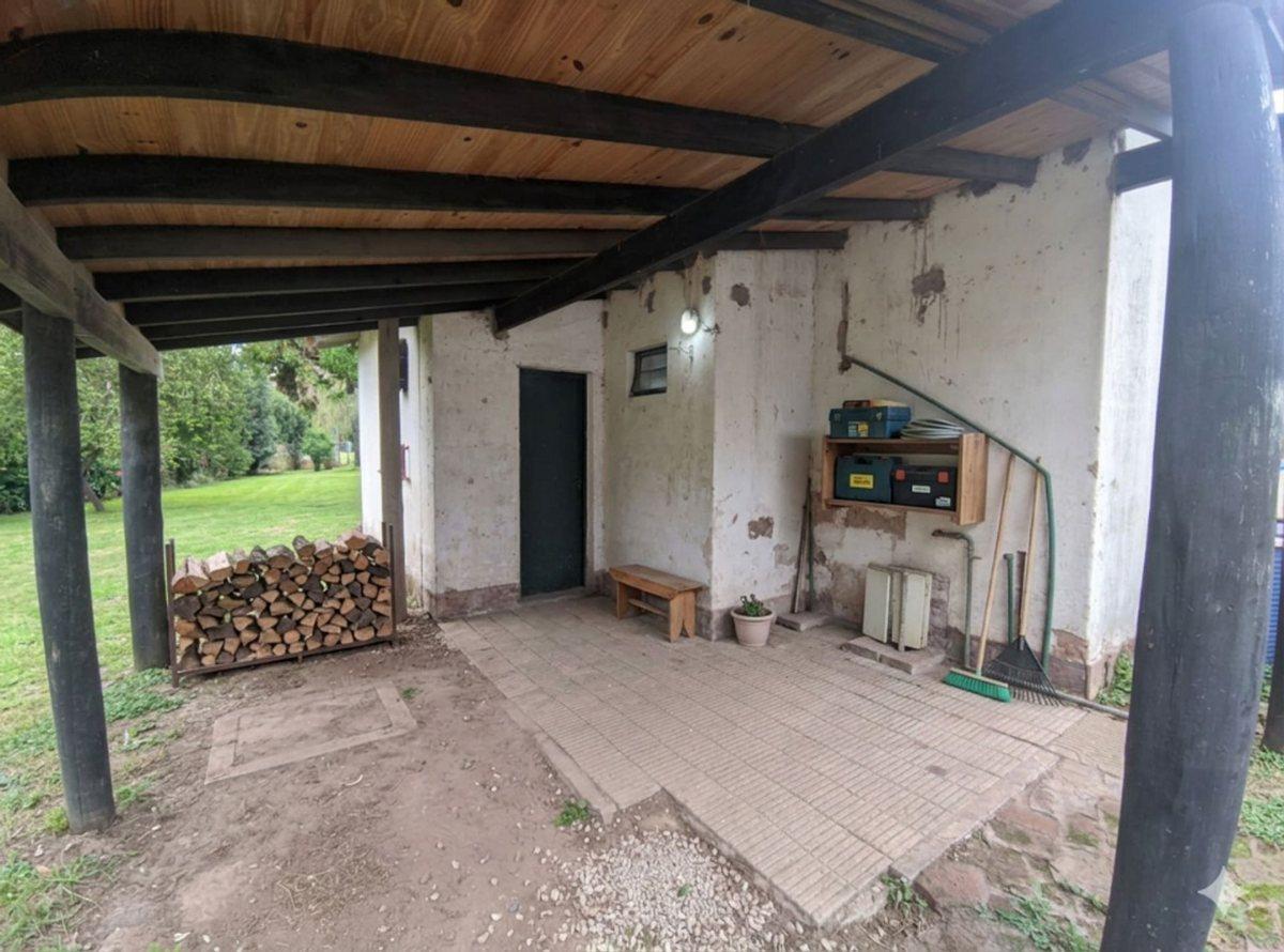 Foto de VENTA CASA CON AMPLIO JARDIN GRAL RODRIGUEZ, imagen 2