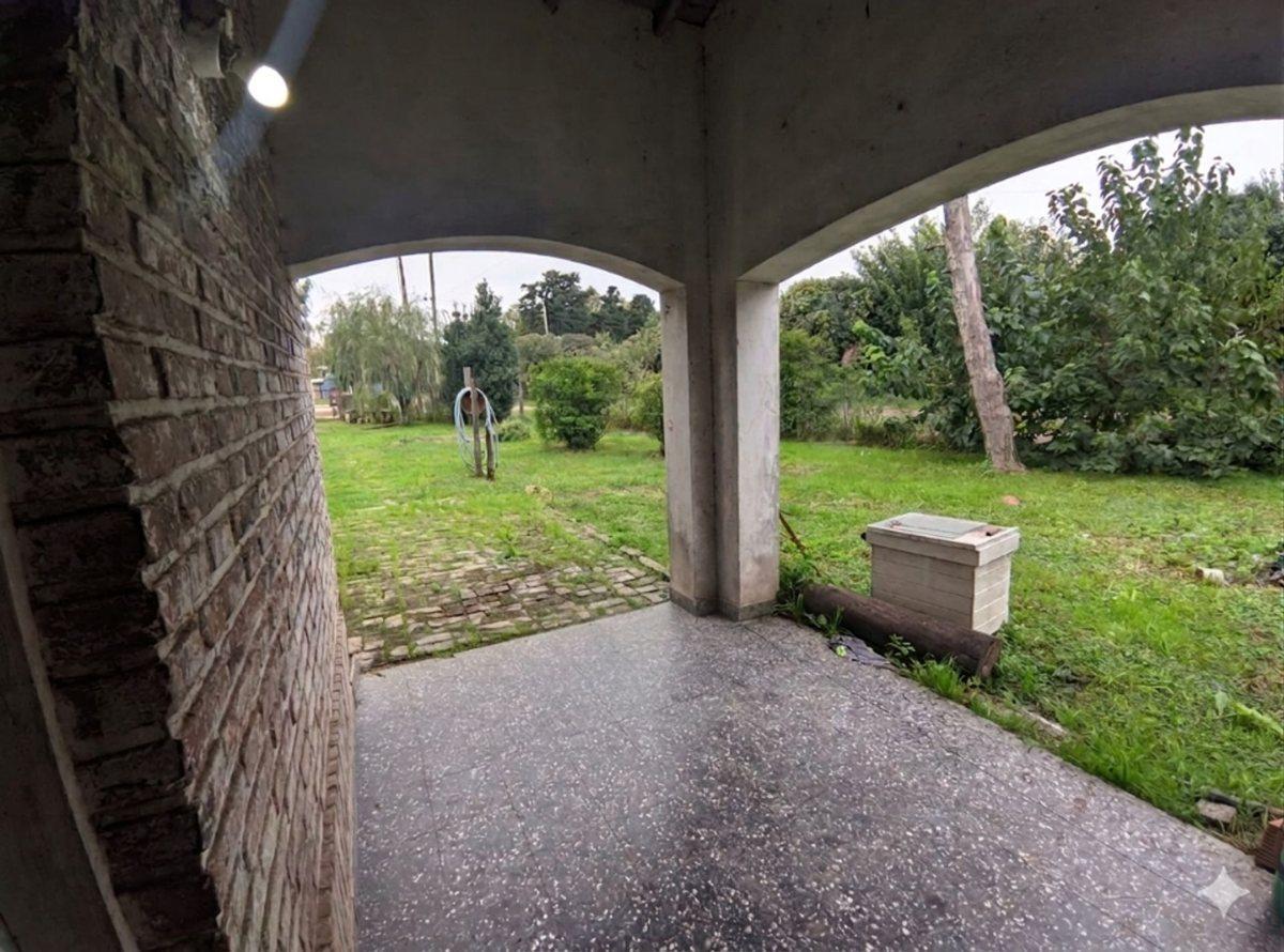 Foto de VENTA CASA CON AMPLIO JARDIN GRAL RODRIGUEZ, imagen 1