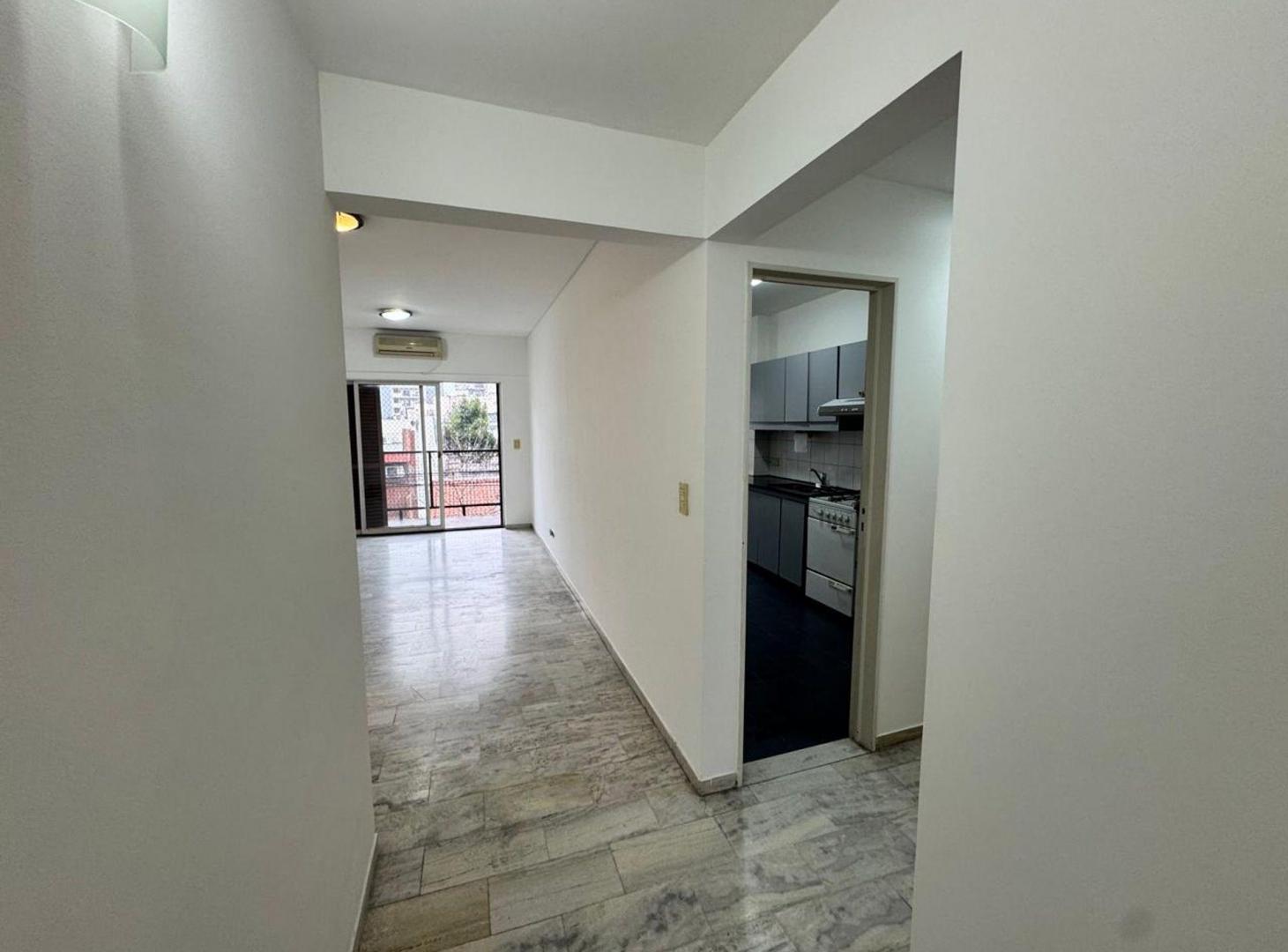 Foto de Departamento Espacioso 2 Ambientes Con 2 balcones, imagen 1