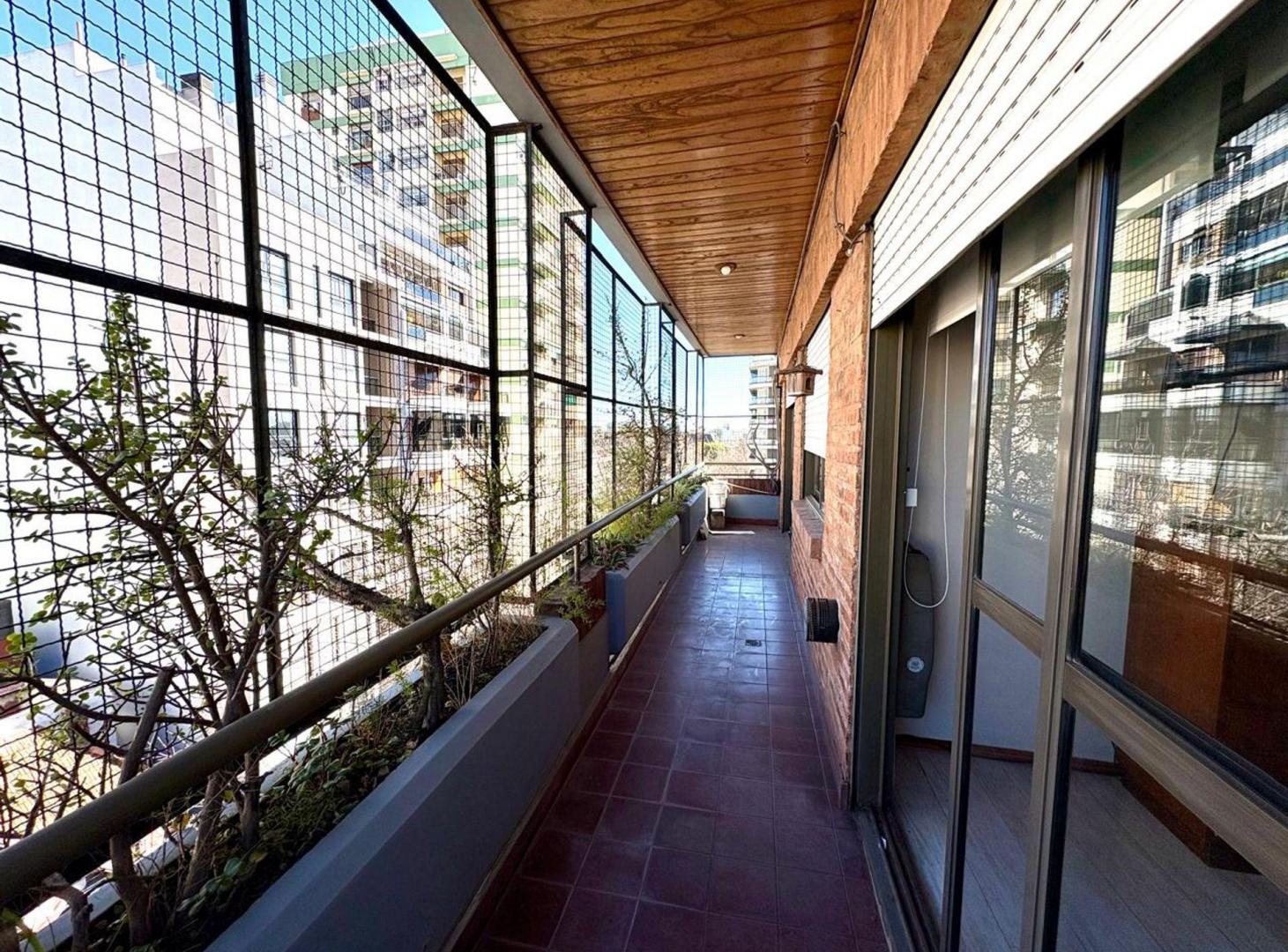 Foto de VENTA 3 AMBIENTES LINIERS SEMIPISO BALCON CORRIDO, imagen 1