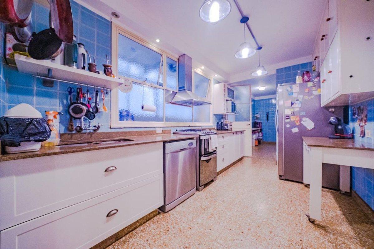 Foto de VENTA DEPTO 5 AMBIENTES EXCELENTE UBICACION, imagen 2