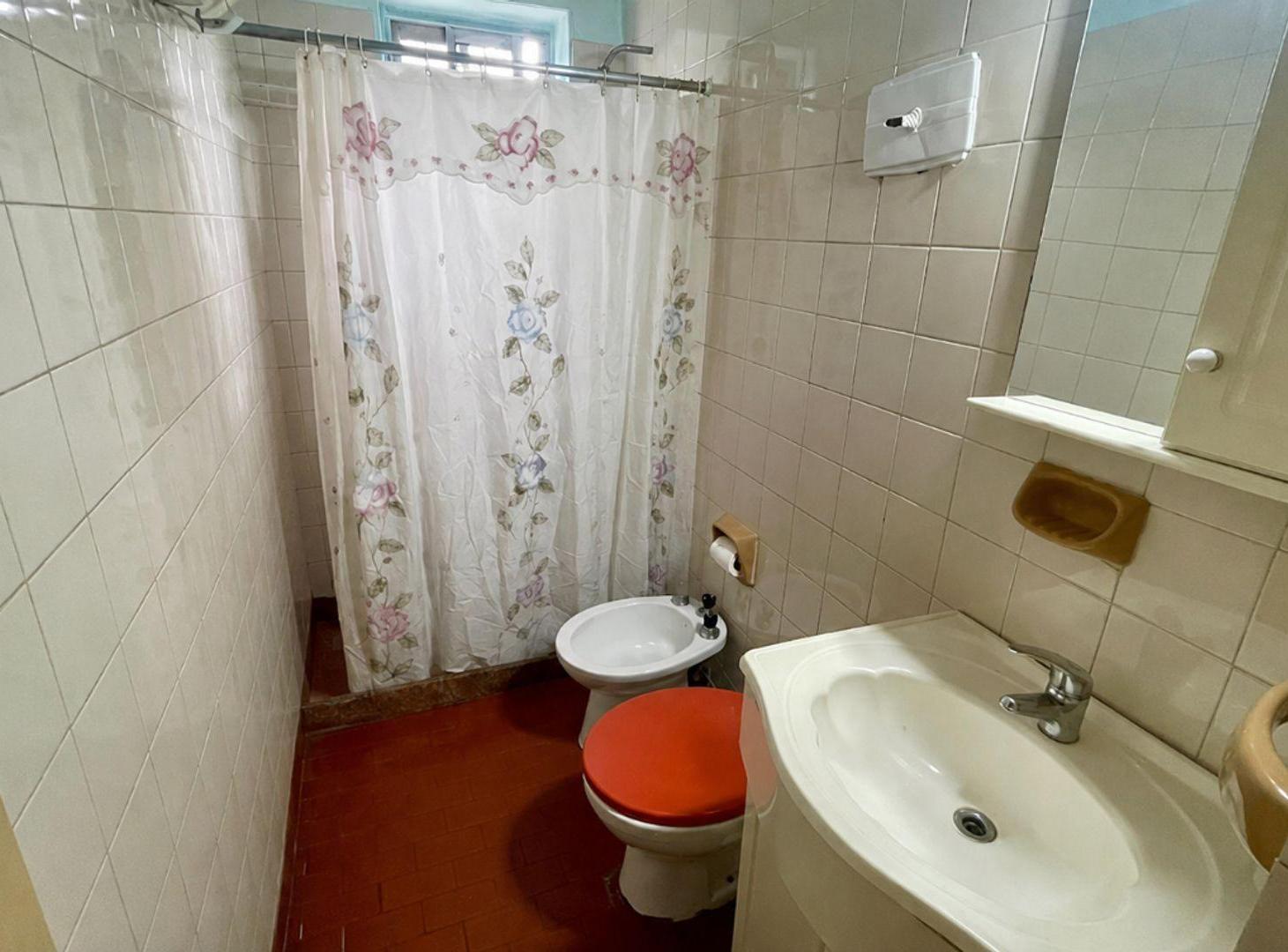 Foto de DPTO 3 AMBIENTES CON BALCÓN BARRIO SANTA TERESITA, imagen 5